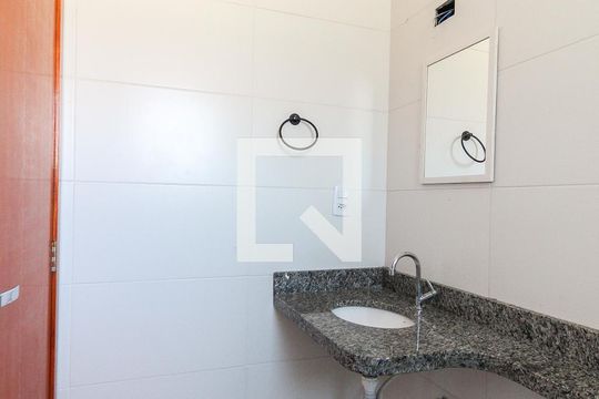 Banheiro de casa de condomínio à venda com 2 quartos, 32m² em Parque Paulistano, São Paulo
