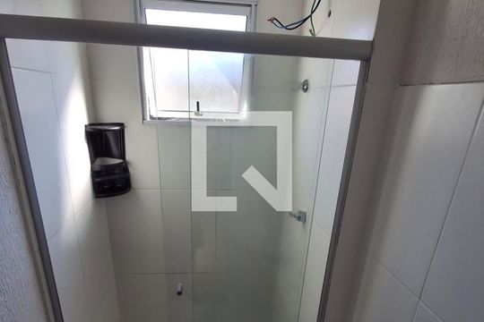 Banheiro de apartamento à venda com 2 quartos, 50m² em Frei Leopoldo, Belo Horizonte