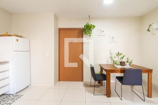 Sala de apartamento à venda com 2 quartos, 50m² em Olaria, Canoas