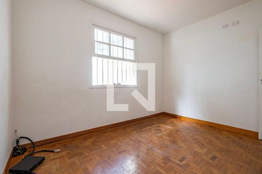 Quarto 2 de casa para alugar com 2 quartos, 138m² em Pinheiros, São Paulo
