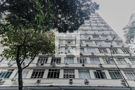 Fachada do Prédio de apartamento para alugar com 1 quarto, 40m² em Copacabana, Rio de Janeiro