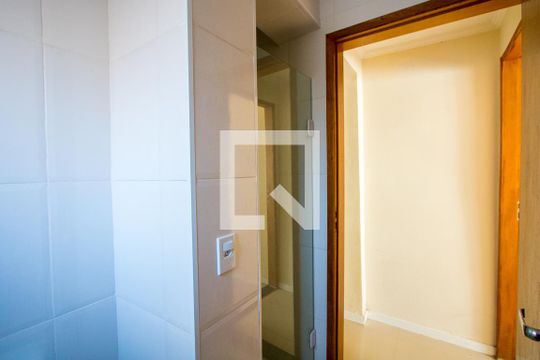 Banheiro social 1 de casa à venda com 2 quartos, 101m² em Casa Branca, Santo André