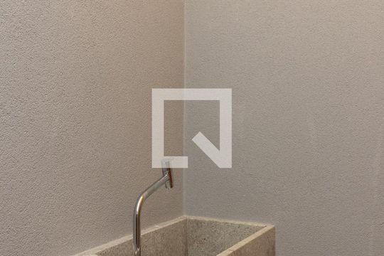Lavabo 01 de casa à venda com 3 quartos, 200m² em Vila Lais, São Paulo