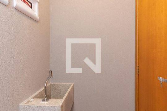 Lavabo 01 de casa à venda com 3 quartos, 200m² em Vila Lais, São Paulo