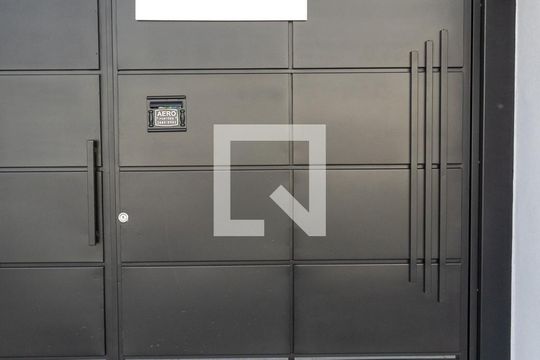 Fachada de casa à venda com 3 quartos, 200m² em Vila Lais, São Paulo