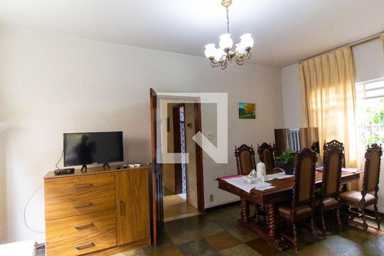 Sala de casa à venda com 3 quartos, 300m² em Fonseca, Niterói