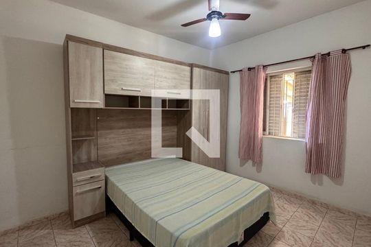Quarto de casa à venda com 4 quartos, 300m² em Jardim Santa Lúcia, Campinas