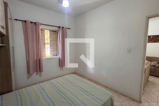 Quarto de casa à venda com 4 quartos, 300m² em Jardim Santa Lúcia, Campinas