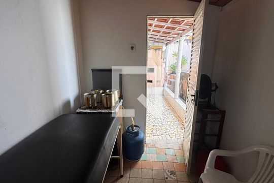 Quarto de Serviço de casa à venda com 4 quartos, 300m² em Jardim Santa Lúcia, Campinas