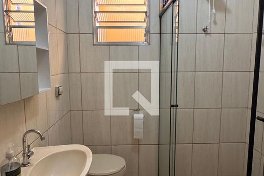 Banheiro de casa à venda com 4 quartos, 300m² em Jardim Santa Lúcia, Campinas