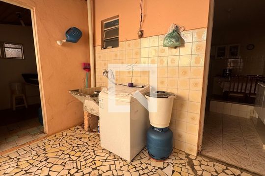 Área de Serviço de casa à venda com 4 quartos, 300m² em Jardim Santa Lúcia, Campinas