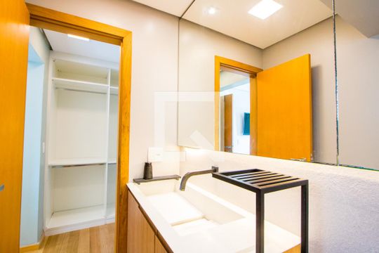 Banheiro do quarto 1 de apartamento para alugar com 3 quartos, 183m² em Jardim, Santo André