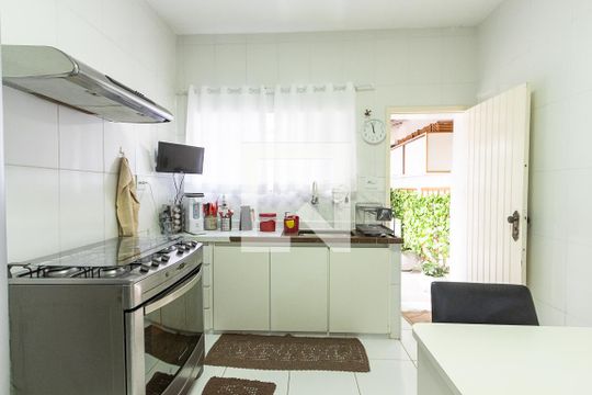 Cozinha de casa à venda com 4 quartos, 136m² em Vila Anglo Brasileira, São Paulo