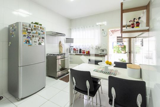 Cozinha de casa à venda com 4 quartos, 136m² em Vila Anglo Brasileira, São Paulo