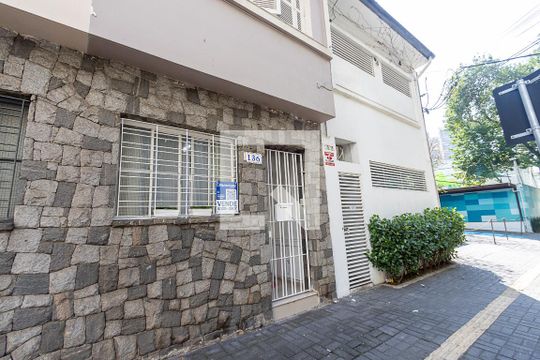 Fachada de casa à venda com 4 quartos, 136m² em Vila Anglo Brasileira, São Paulo