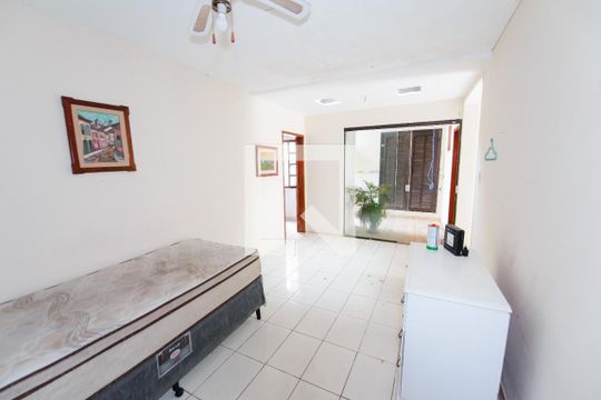 Sala de TV de casa para alugar com 2 quartos, 120m² em Centro, Taubaté