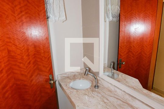 Lavabo de casa para alugar com 2 quartos, 120m² em Centro, Taubaté