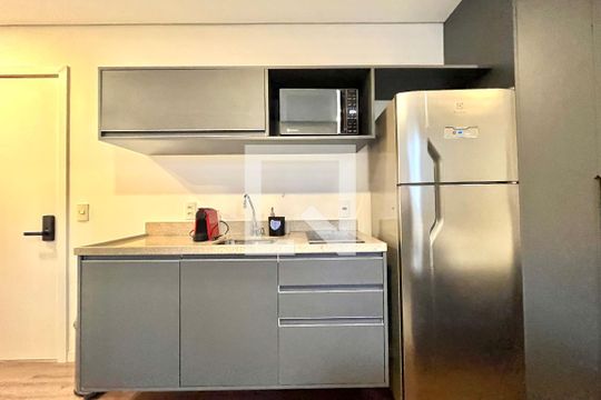 Cozinha de kitnet/studio à venda com 1 quarto, 27m² em Vila Clementino, São Paulo