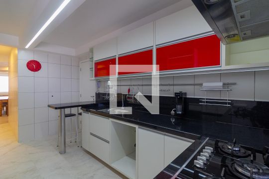 Cozinha de apartamento para alugar com 3 quartos, 236m² em Chácara Santo Antônio, São Paulo