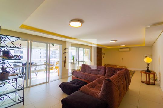Apartamento para alugar com 3 quartos, 236m² em Chácara Santo Antônio, São Paulo
