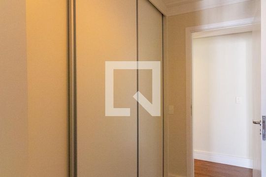 Quarto 2 - Suíte 2 de apartamento para alugar com 3 quartos, 236m² em Chácara Santo Antônio, São Paulo