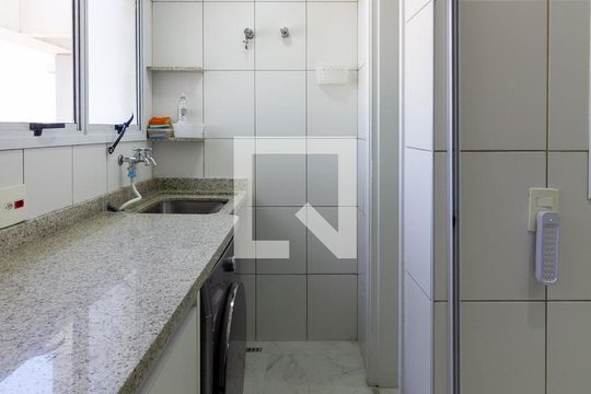 Área de Serviço de apartamento para alugar com 3 quartos, 236m² em Chácara Santo Antônio, São Paulo