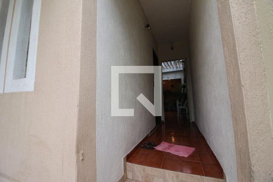 Quintal de casa à venda com 3 quartos, 111m² em Jardim Roberto, Osasco