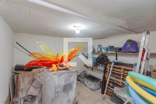 Garagem de casa à venda com 2 quartos, 65m² em Jardim Maria Estela, São Paulo