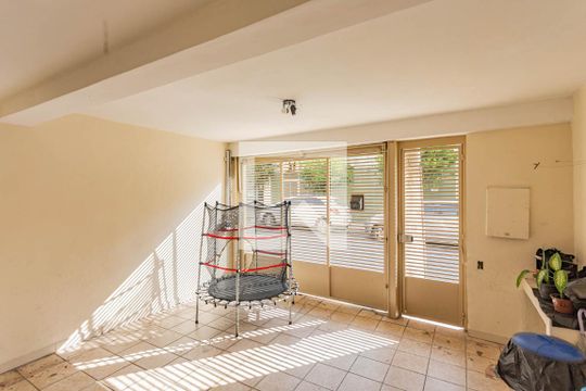 Garagem de casa à venda com 2 quartos, 65m² em Jardim Maria Estela, São Paulo