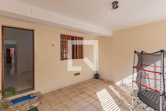 Garagem de casa à venda com 2 quartos, 65m² em Jardim Maria Estela, São Paulo