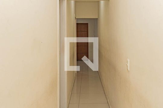Corredor de casa à venda com 2 quartos, 65m² em Jardim Maria Estela, São Paulo