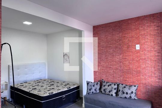 Sala/Quarto de casa de condomínio para alugar com 1 quarto, 30m² em Vargem Grande, Rio de Janeiro