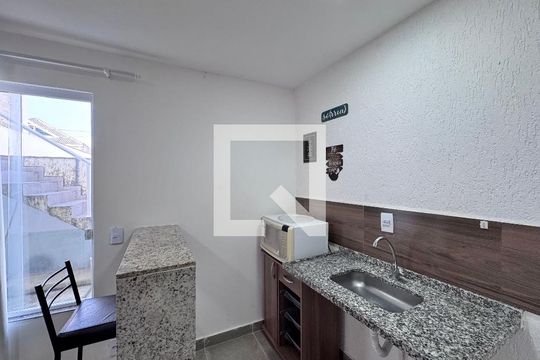 Cozinha de casa de condomínio para alugar com 1 quarto, 30m² em Vargem Grande, Rio de Janeiro