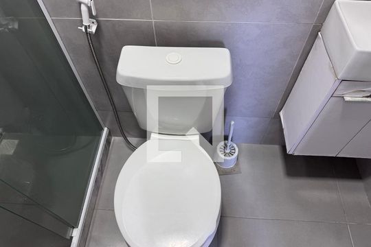 Banheiro Social de casa de condomínio para alugar com 1 quarto, 30m² em Vargem Grande, Rio de Janeiro