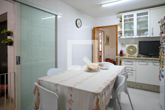 Cozinha de casa à venda com 3 quartos, 250m² em Aclimação, São Paulo
