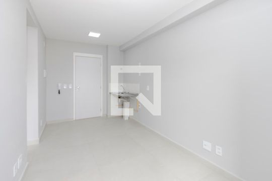 Sala/Cozinha de apartamento à venda com 2 quartos, 37m² em Jardim São Luís, São Paulo