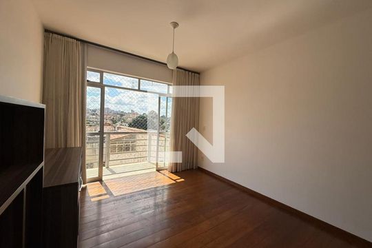 Sala de apartamento à venda com 3 quartos, 95m² em Santa Tereza, Belo Horizonte