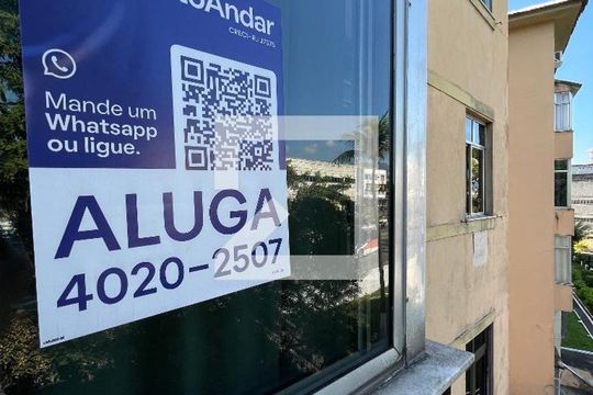 Plaquinha de apartamento à venda com 2 quartos, 70m² em Benfica, Rio de Janeiro