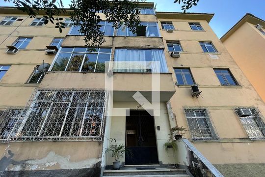 Fachada de apartamento à venda com 2 quartos, 70m² em Benfica, Rio de Janeiro