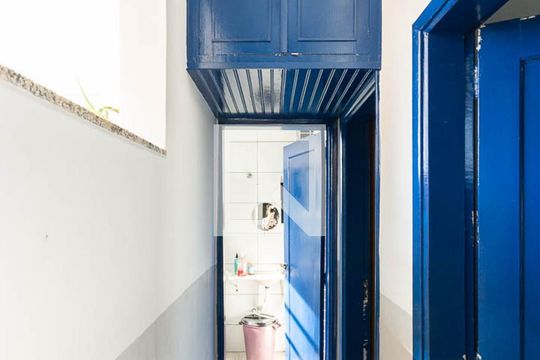 Corredor de apartamento à venda com 2 quartos, 70m² em Benfica, Rio de Janeiro