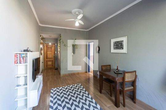 Sala de apartamento à venda com 2 quartos, 70m² em Benfica, Rio de Janeiro
