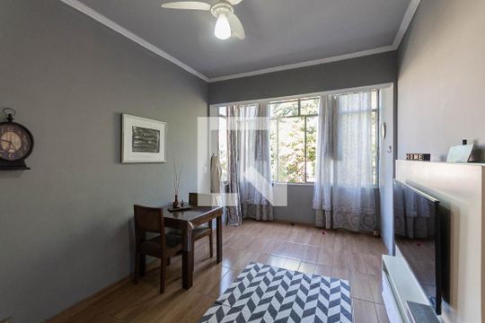 Sala de apartamento à venda com 2 quartos, 70m² em Benfica, Rio de Janeiro
