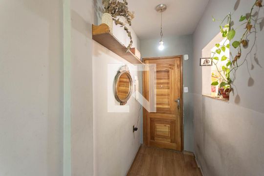 Sala de apartamento à venda com 2 quartos, 70m² em Benfica, Rio de Janeiro