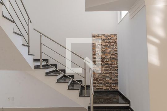 Escada da Sala de casa de condomínio à venda com 4 quartos, 250m² em Swiss Park , Campinas