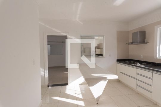 Cozinha de casa de condomínio à venda com 4 quartos, 250m² em Swiss Park , Campinas