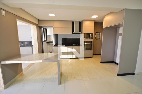 Sala de apartamento à venda com 2 quartos, 98m² em Jardim Goiás, Goiânia
