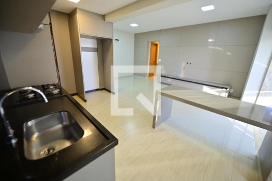 Cozinha de apartamento à venda com 2 quartos, 98m² em Jardim Goiás, Goiânia