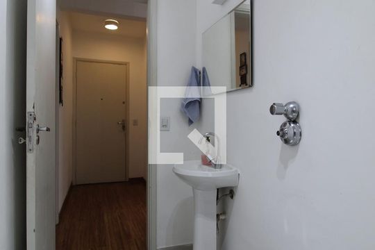 Banheiro de apartamento à venda com 1 quarto, 60m² em Itaim Bibi, São Paulo