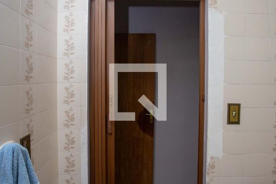 Banheiro da Suíte 2 de casa para alugar com 3 quartos, 350m² em Centro, Diadema