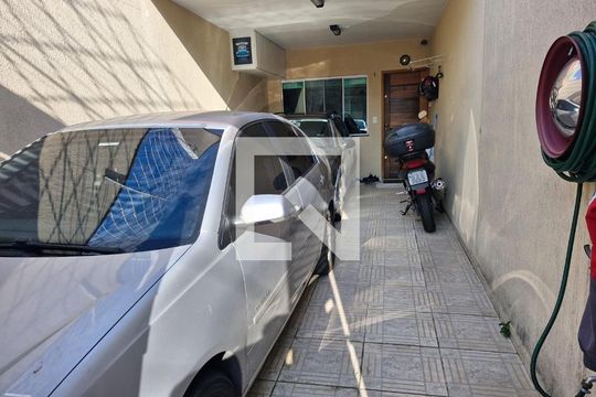 Garagem  de casa à venda com 2 quartos, 90m² em Vila Graciosa, São Paulo